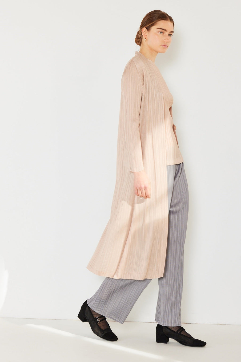 Pleated long sleeve cardigan buster - C02LG_Beige