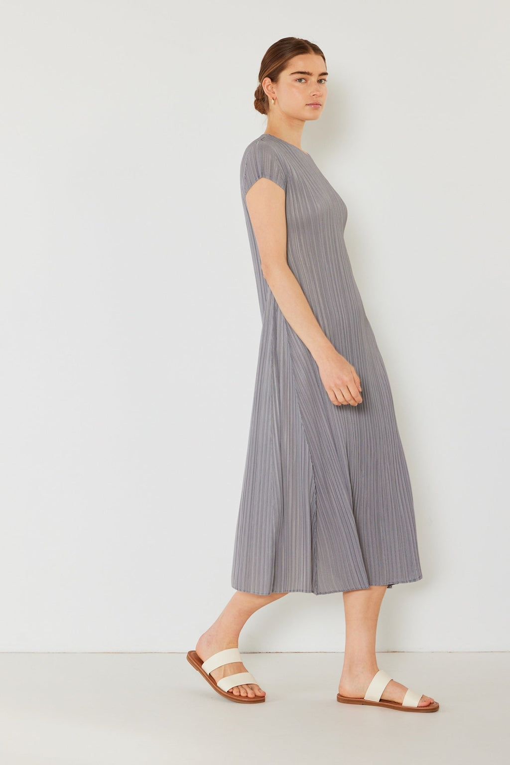 Pleated cap sleeve A-line midi dress - D01CS_Gray