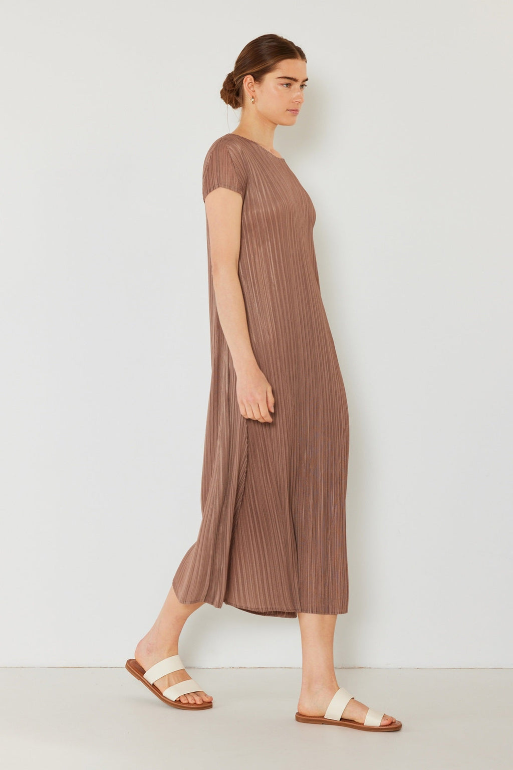 Pleated cap sleeve A-line midi dress - D01CS_Brown Gray