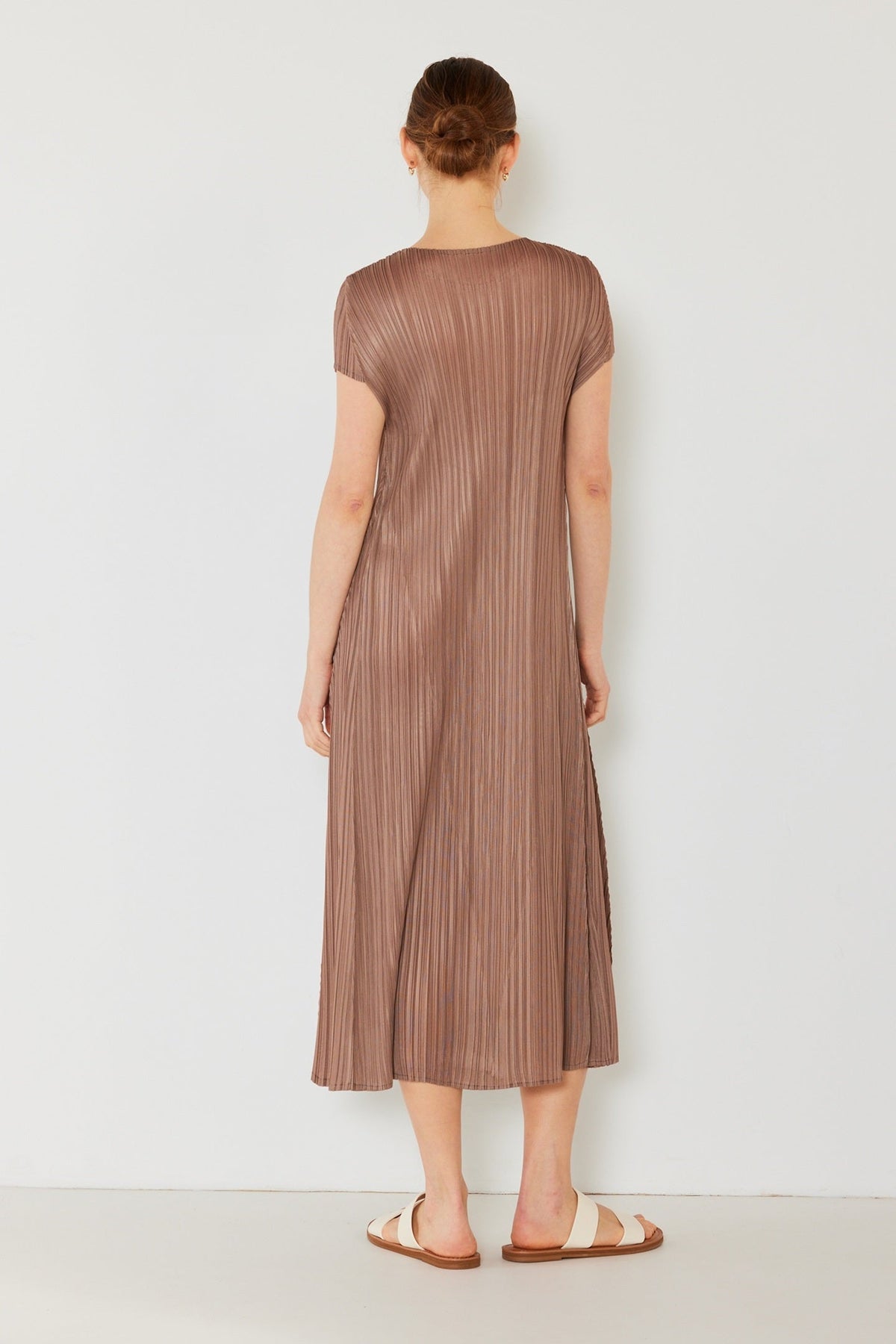 Pleated cap sleeve A-line midi dress - D01CS_Brown Gray
