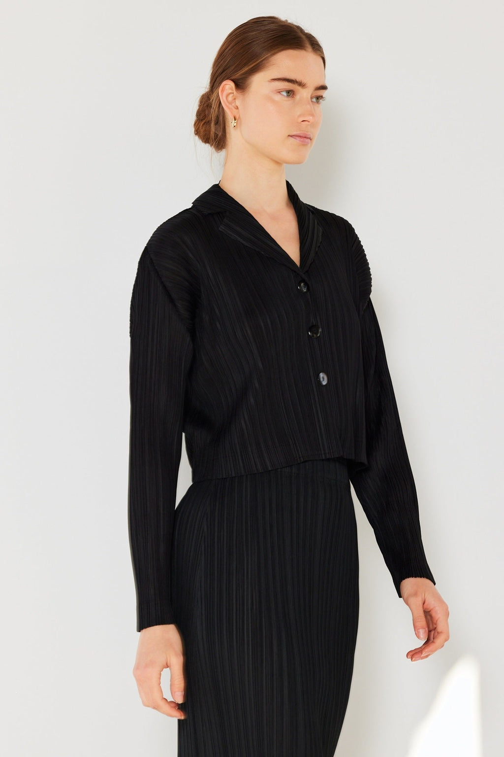 Pleated cropped button up top - J03CR_Black