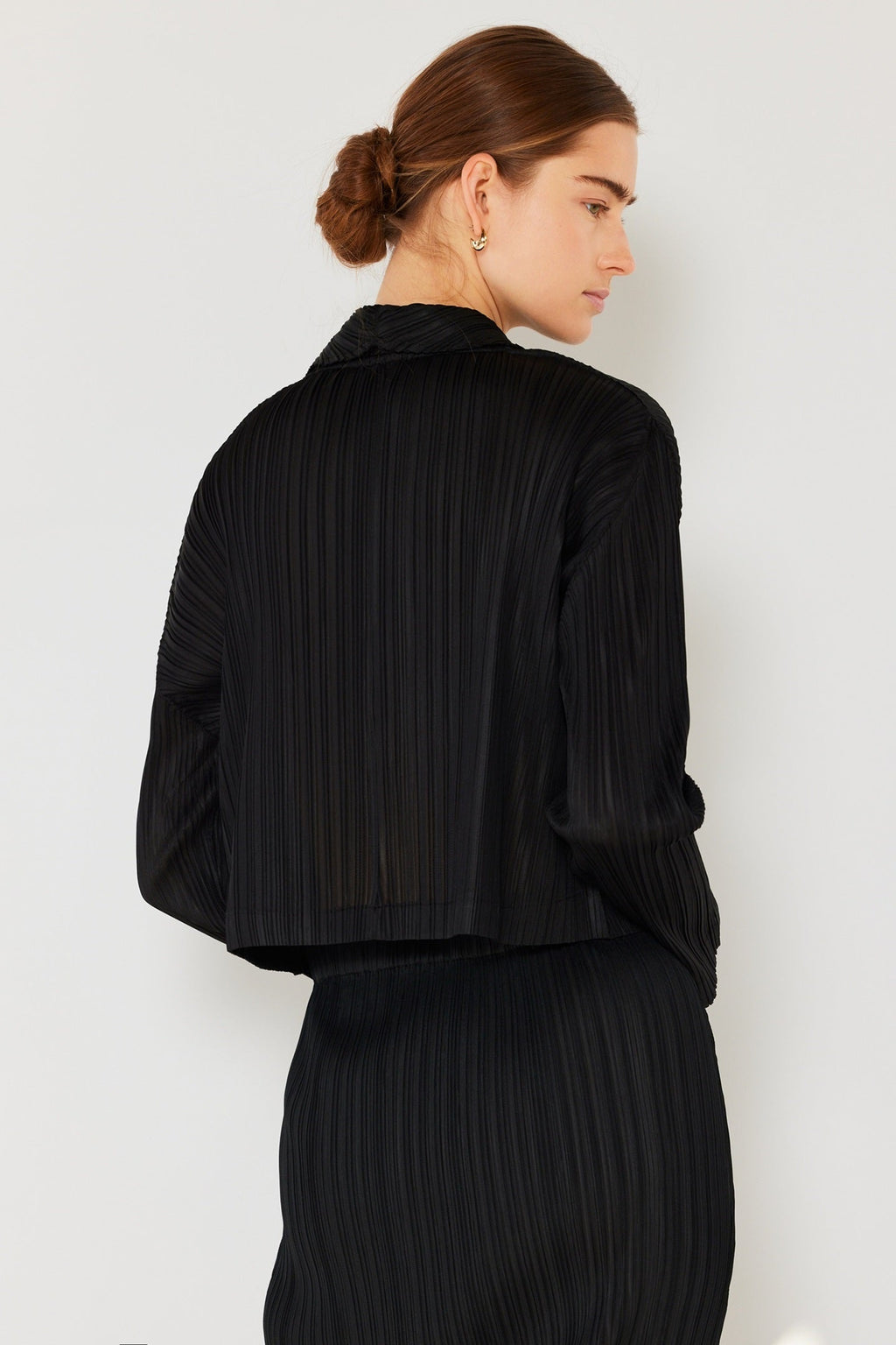 Pleated cropped button up top - J03CR_Black