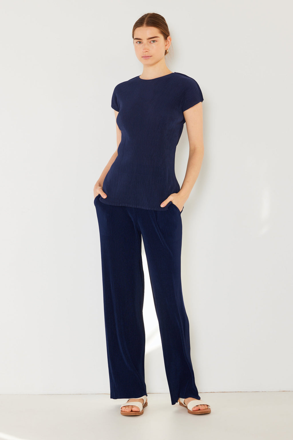 Pleated long pants w/ slight flare - P02BL_Navy