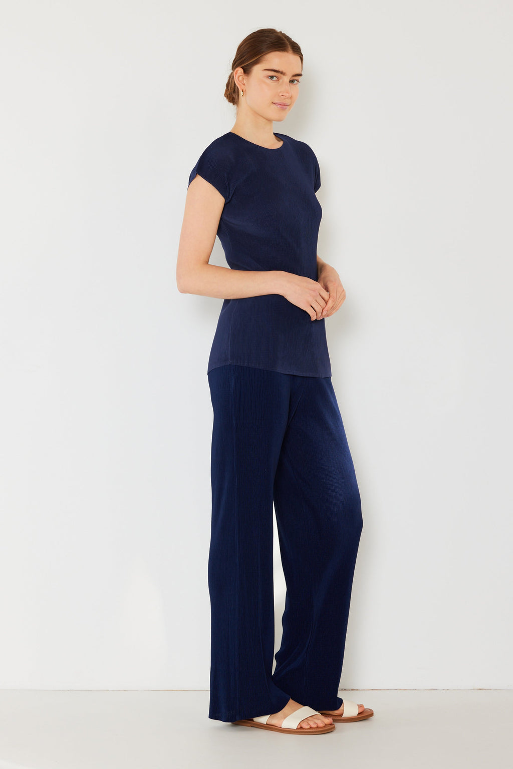 Pleated long pants w/ slight flare - P02BL_Navy