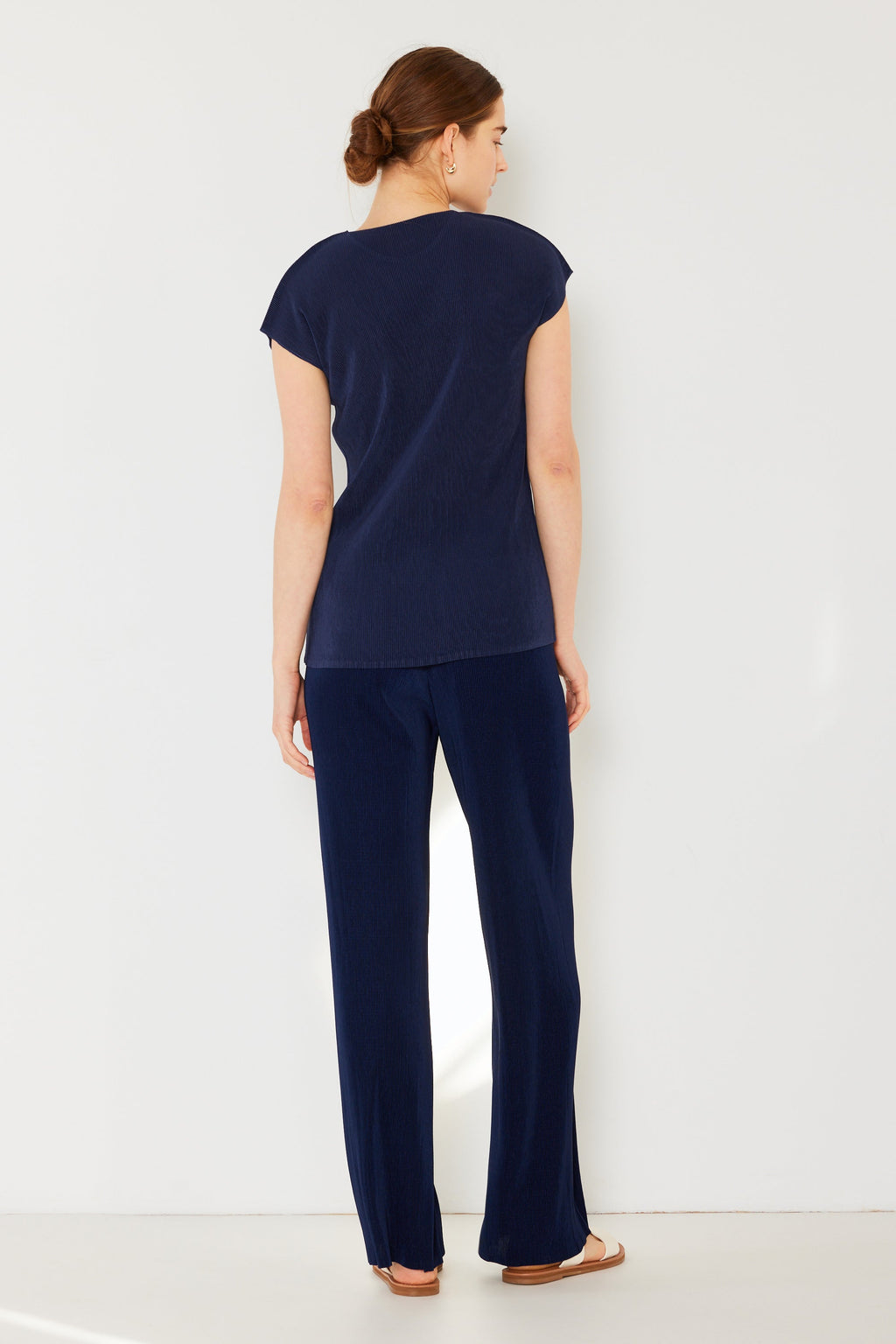 Pleated long pants w/ slight flare - P02BL_Navy