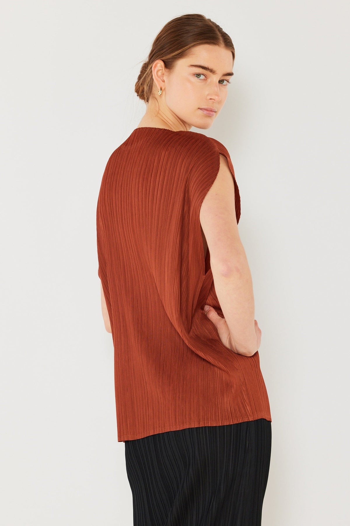 Pleated oversize dolman sleeve top - T02SR_Brown